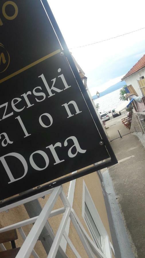 Dora Hotell Njivice Exteriör bild