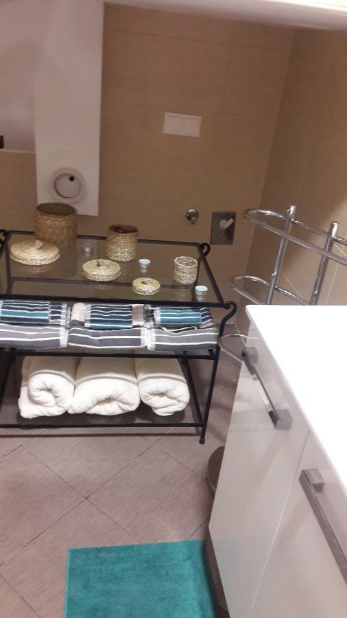 Dora Hotell Njivice Exteriör bild